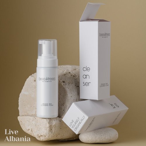 Bees & Trees Organic BHA cleansing foam | LiveAlbania